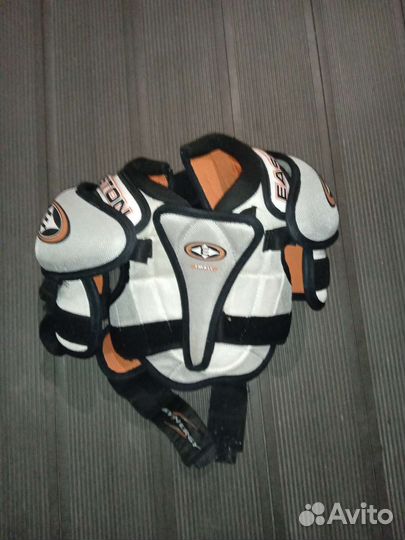 Нагрудник хоккейный