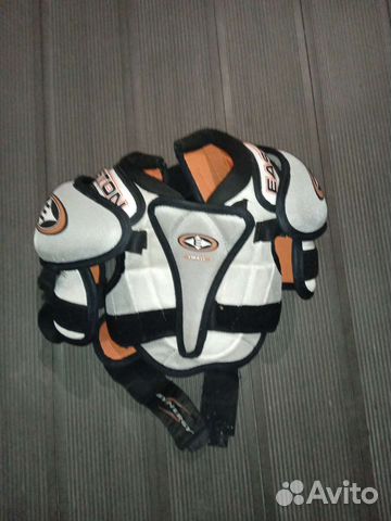 Нагрудник хоккейный