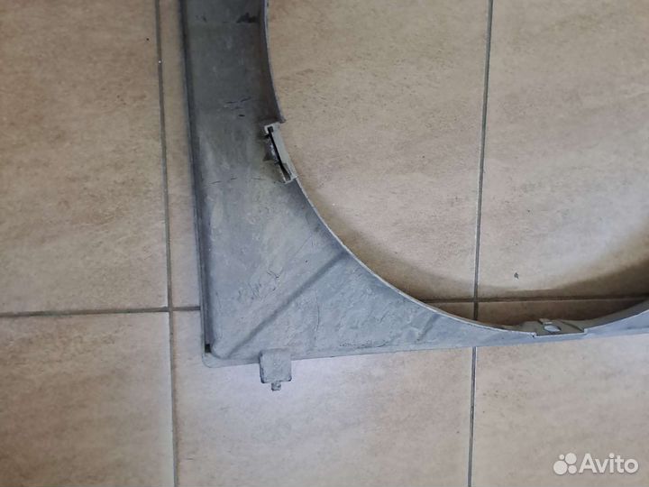 Диффузор радиатора 6G74 Mitsubishi Pajero 3