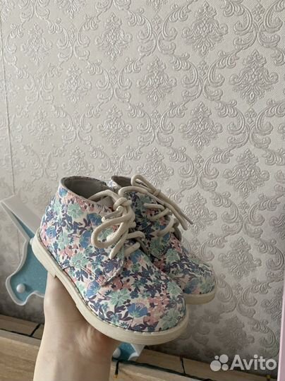 Ботинки для девочки 23