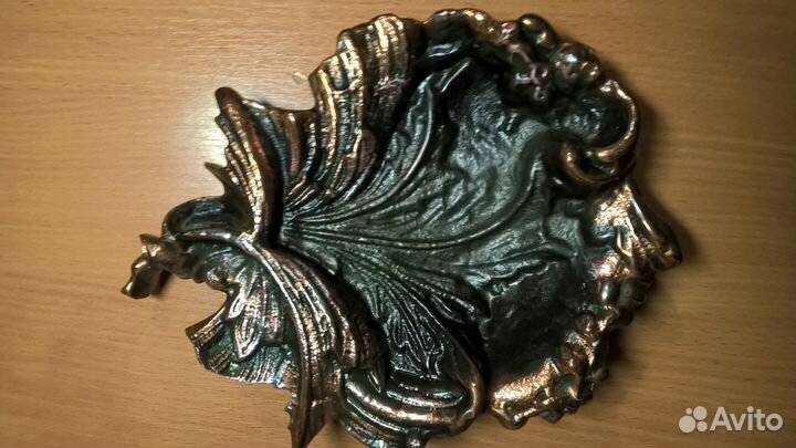 Вазочки, чайные пары и другая посуда