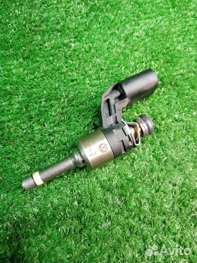 Форсунка топливная Volkswagen Golf 6 caxa (1.4T)