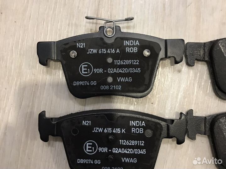 Тормозные колодки задние VAG JZW698451AA