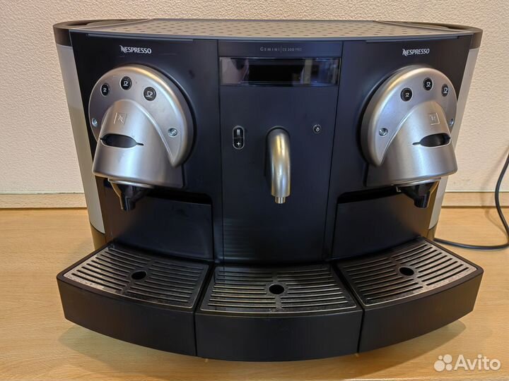 Кофемашина nespresso