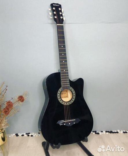 Акустическая гитара