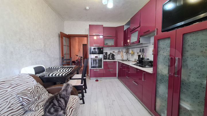 2-к. квартира, 64 м², 1/9 эт.