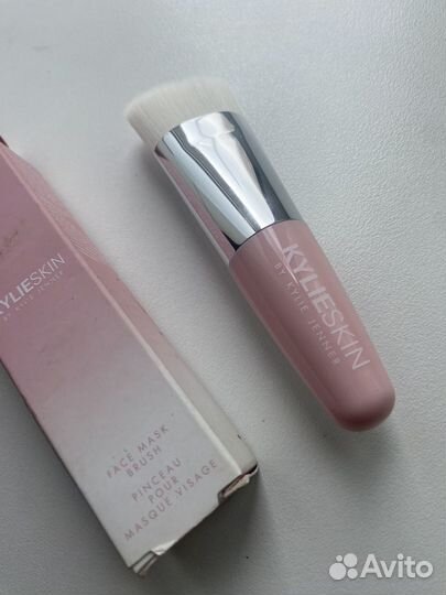 Кисть kylieskin (by Kylie Jenner)