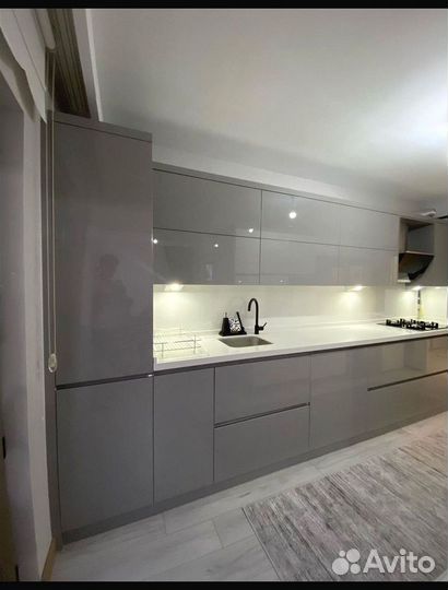 Кухня под потолок в кредит