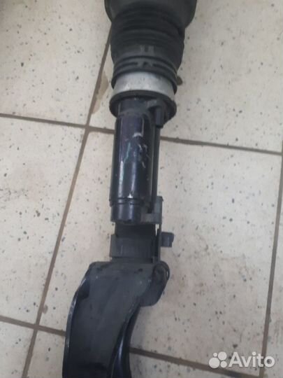 Стойка амортизатора (Пневмоподвеска) передняя