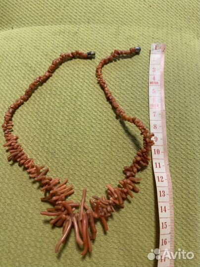 Коралловые бусы
