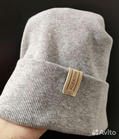 Новая качественная удобная лёгкая шапка
