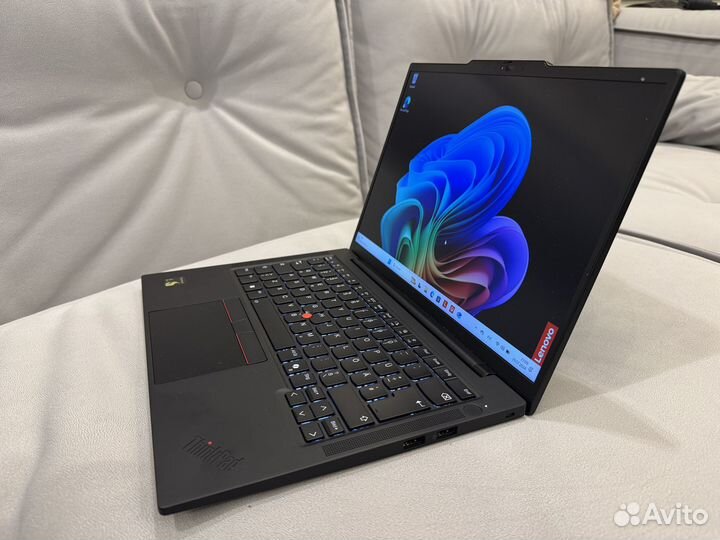 Lenovo ThinkPad T14s Gen 6 Snapdragon X Elite X1E