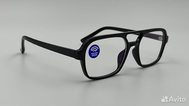 Очки чёрные имиджевые от лучей