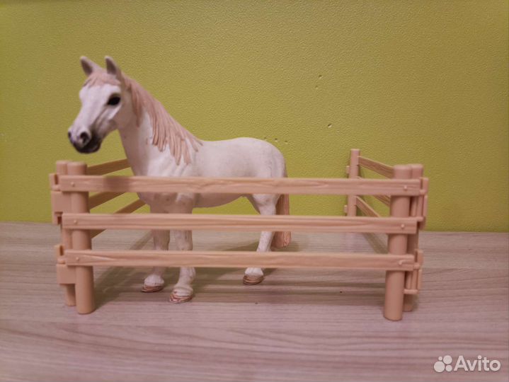 Фигурки лошадей schleich