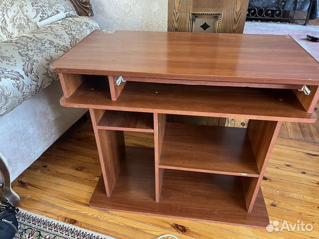 Компьютерный стол