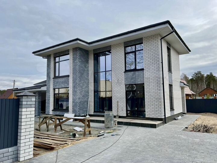 Дом 182 м² на участке 8 сот.