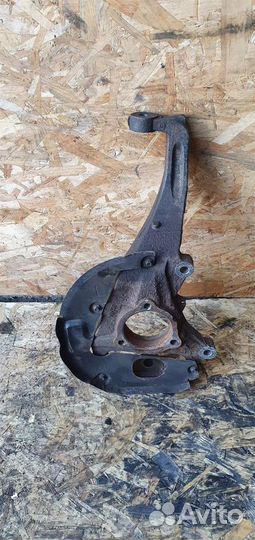 Кулак поворотный передний левый Ford Explorer 4