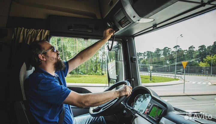 Водитель на фуру