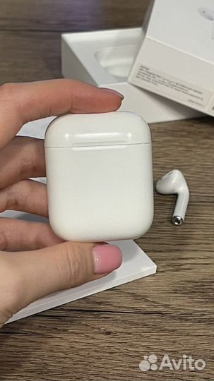 Зарядный кейс для Apple AirPods