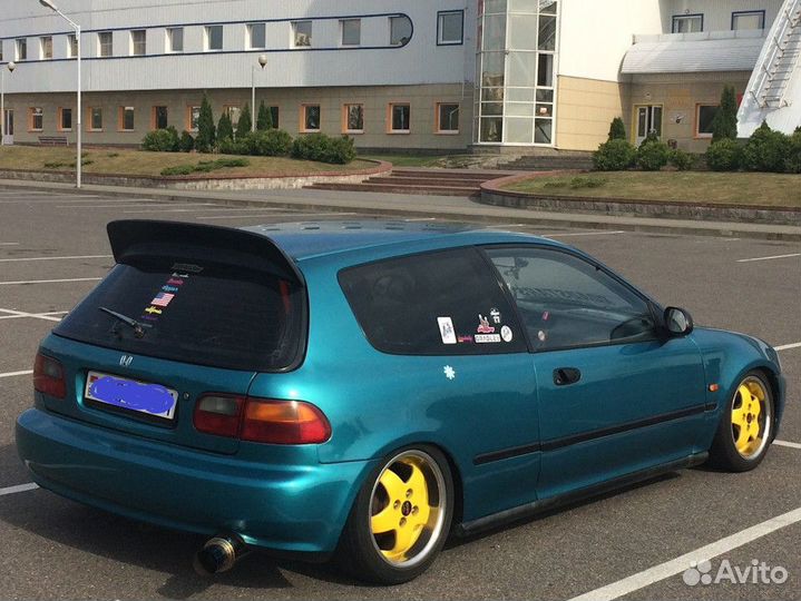 Бамперы задние Toyota Corolla Levin и Honda Civic