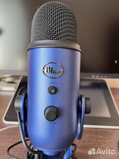 Студийный микрофон blue yeti