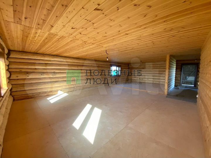 Дом 236 м² на участке 12 га