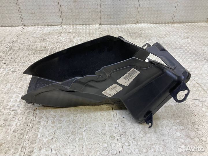 Воздуховод передний правый Skoda Superb 3 B8 2015