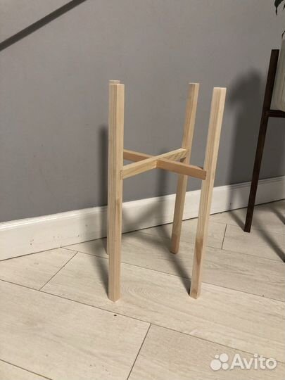 Подставки для цветов с горшком