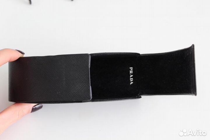 Солнцезащитные очки prada с футляром в коробке