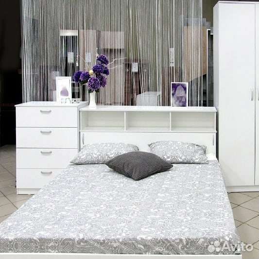 Кровать белая