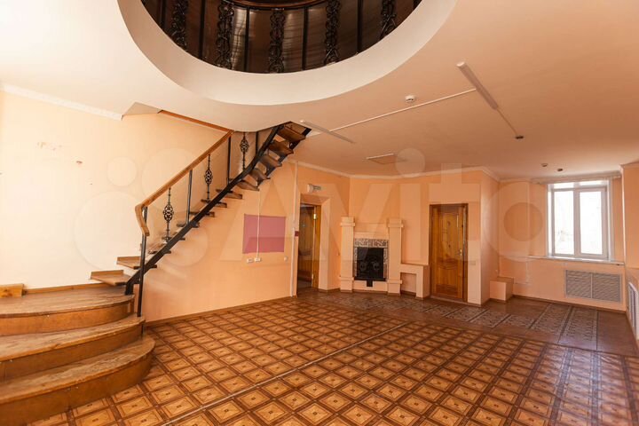 Здание, 745 м²