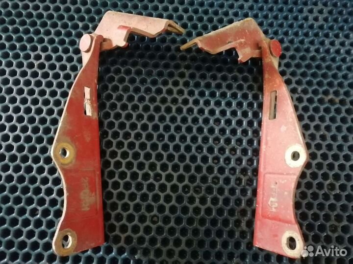 Петля капота Nissan primera p11