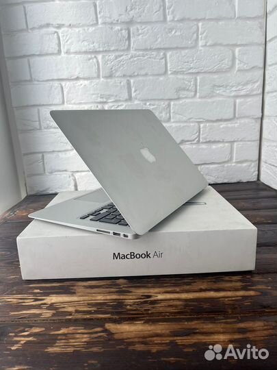 MacBook Air 13 early 2014 ram4/i5/ssd128