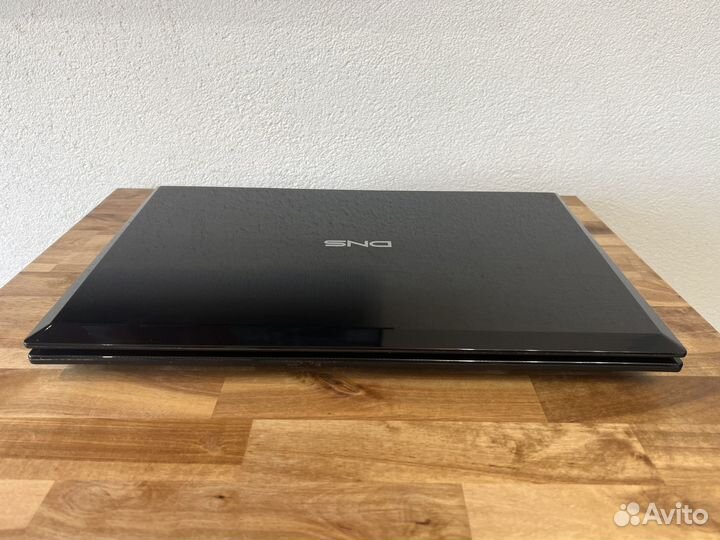 Огромный 17.3