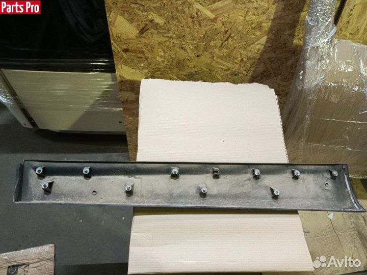 Молдинг передней правой двери Nissan Qashqai J11