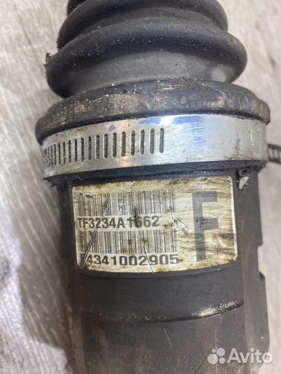 Привод передний правый Pontiac Vibe