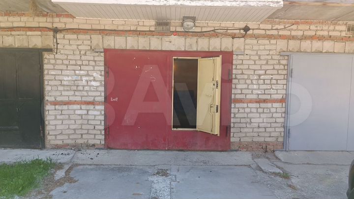 Гараж, > 30 м²