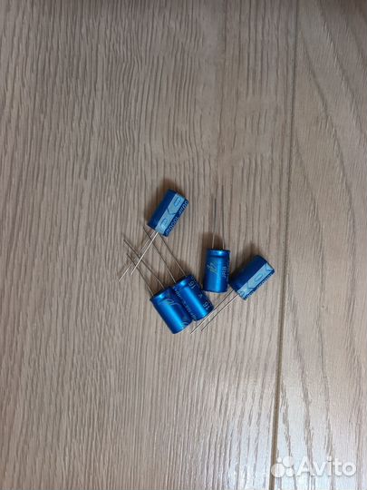 Конденсаторы км