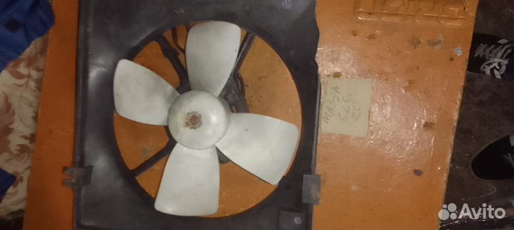 Mazda 626 2.0 вентилятор охлаждения двигателя