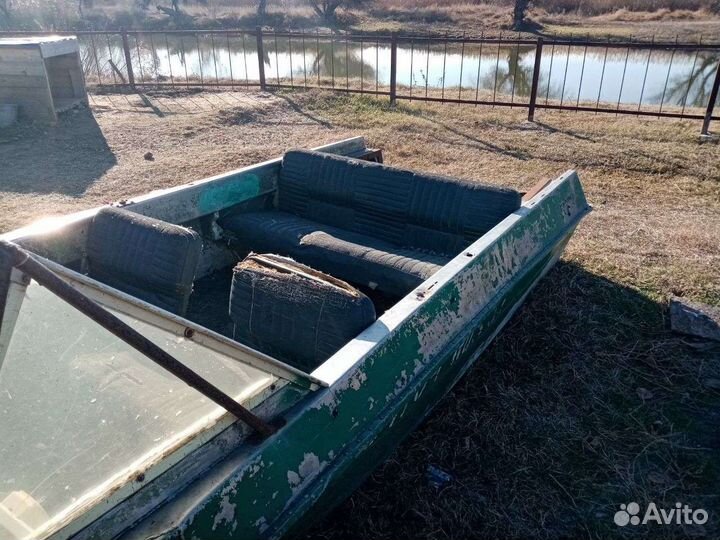 Лодка крым моторная
