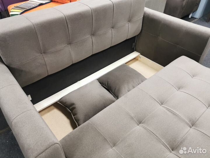 Небольшой диванчик раскладной (кухня, балкон)