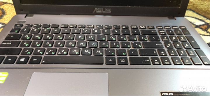 Ноутбук Asus x550