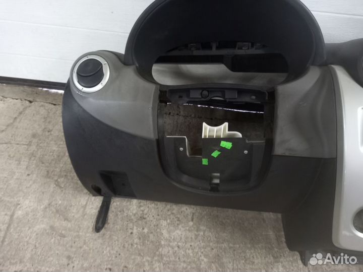 Торпедо Renault Logan I (2004—2009)