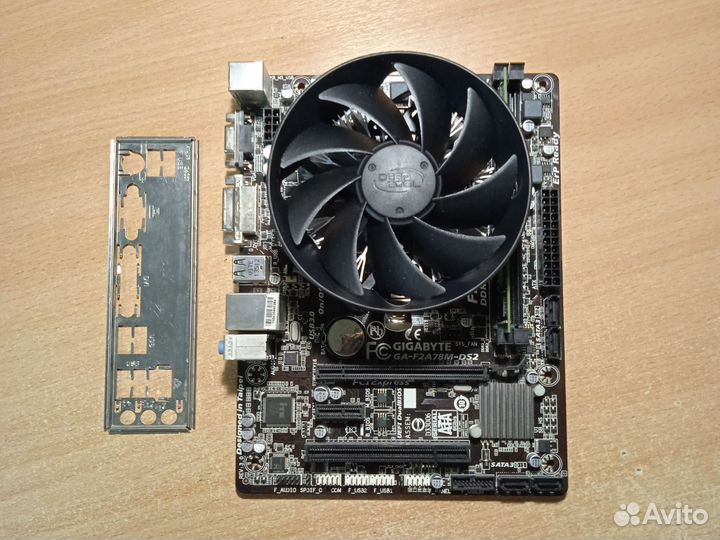 Материнская плата gigabyte