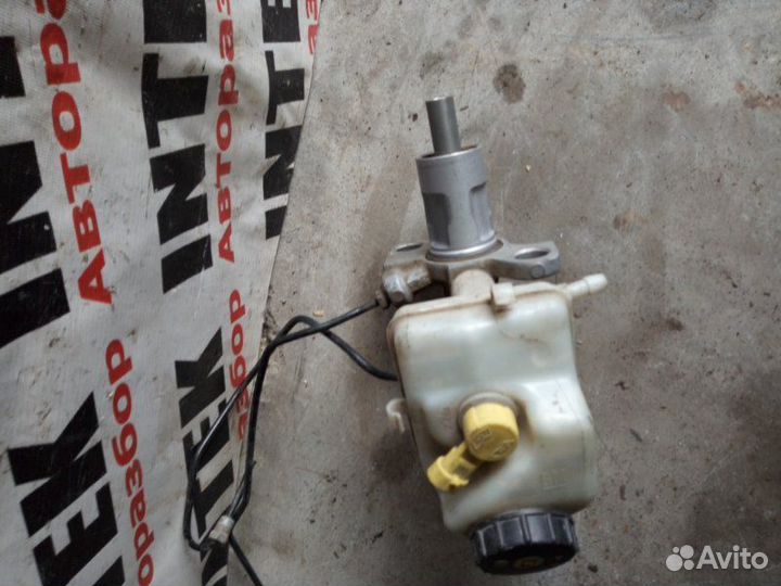 Главный тормозной цилиндр Chevrolet Cruze 2009