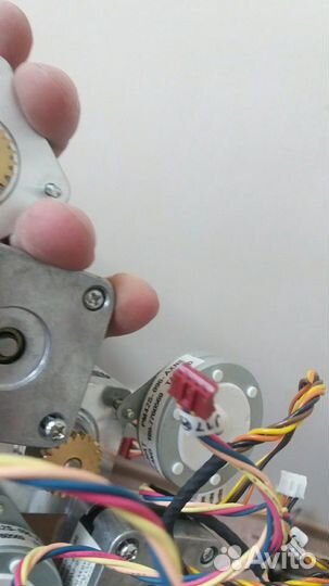 Шаговый двигатель