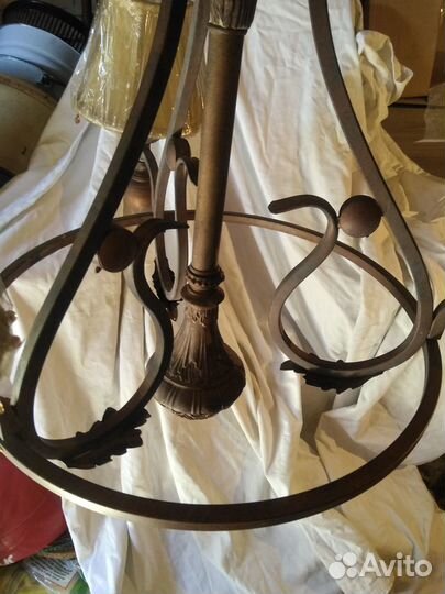 Большая люстра для больших помещений