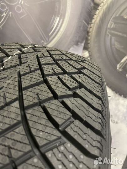 Nokian Tyres Hakkapeliitta R5 SUV 315/35 R21 111T