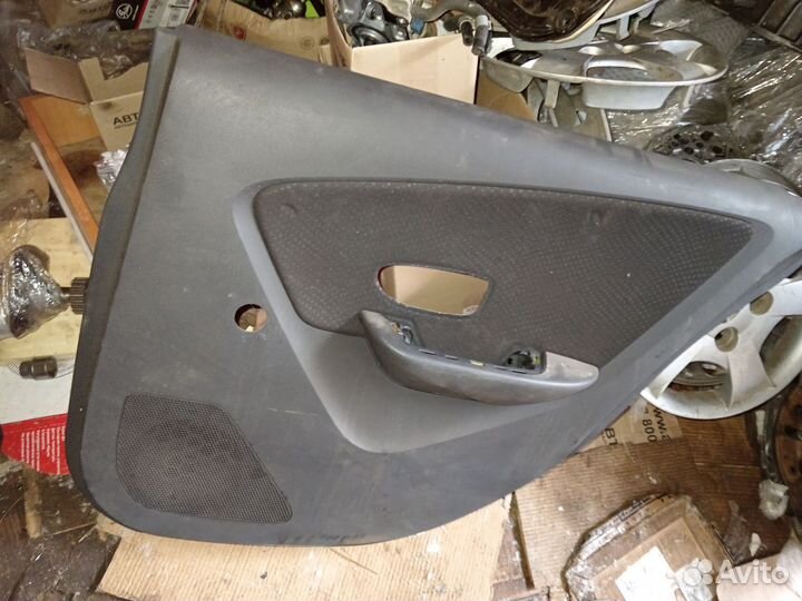 Обшивка двери задней правой Nissan Almera G15 (201