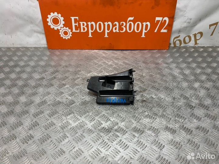 Кронштейн бампера передний правый Volvo V60 FW48